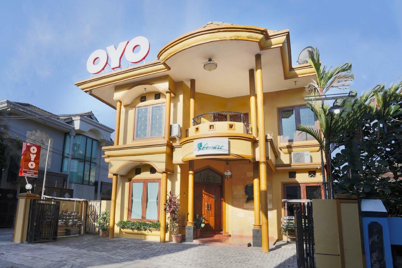 Oyo 1072 Kampung Condro Wulan Guesthouse Maguwo Bagian luar foto