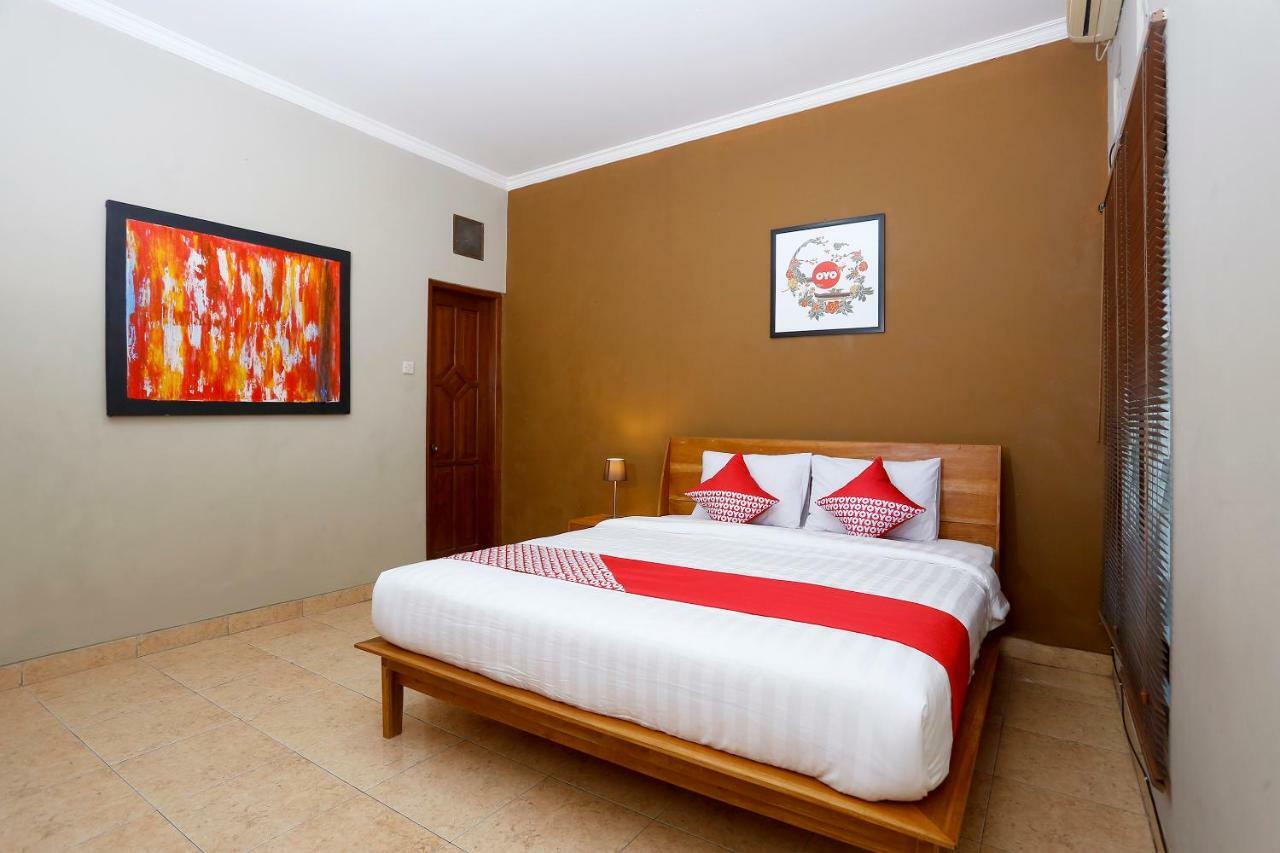 Oyo 1072 Kampung Condro Wulan Guesthouse Maguwo Bagian luar foto